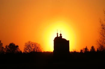 Village Church / ***