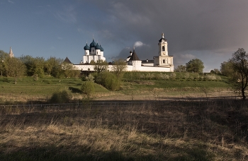 April evening / ***