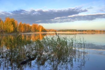 Warm October / ***