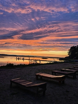 In the arms of the sunset / ***