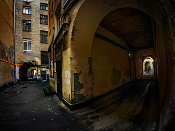 Courtyard / ***