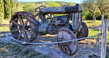 Vimbodí - castell de Milmanda (tractor) - Conca de Barberà / Vimbodí - castell de Milmanda (tractor) - Conca de Barberà