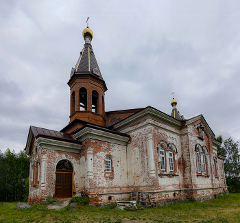 Church of the Trinity / ***