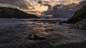 Sunrise over the river / ***