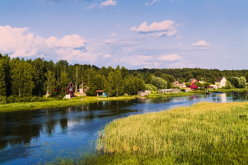 Evening in the village / ***