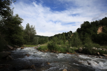 Mountain Fluss / ***