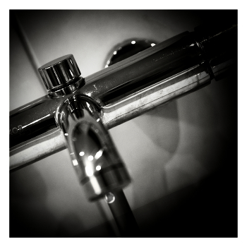 ONE DROP / ***