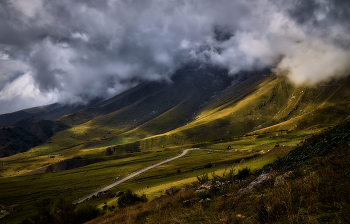 Between heaven and earth ... / ***