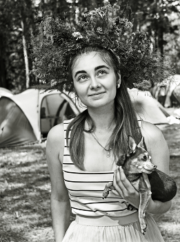 Lady with a dog / ***