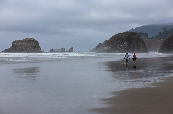 Two and ocean / ***