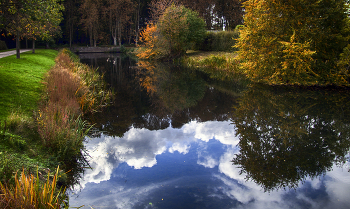 Sky in water / ***