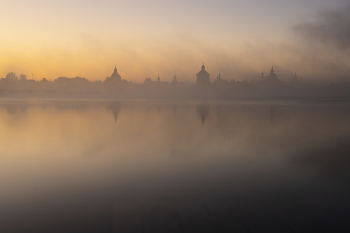 Nebliger Morgen / ***