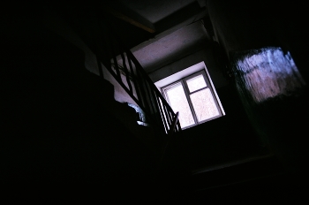 Window / ***