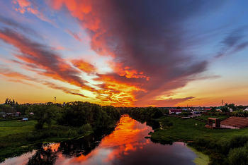 explosive sunset / ***