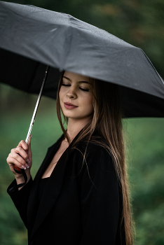 Under the summer rain / ***