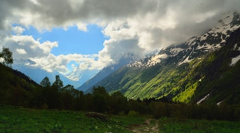 Morning in the mountains / ***
