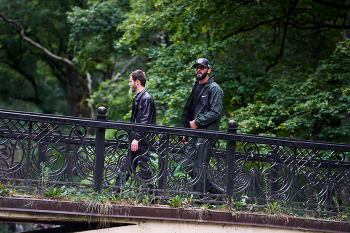 Neighbors / ***