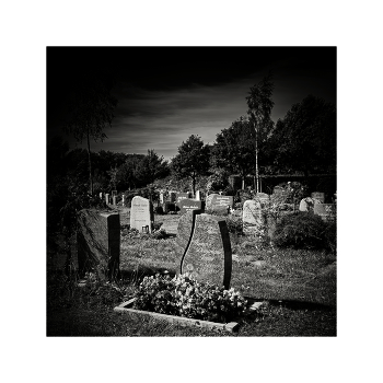 STONES WITH NAMES / ***