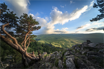 Sunset in the mountains / ***