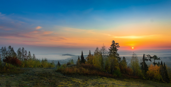 Sunrise over the river / ***