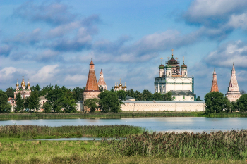 Joseph-Volokolamsk Monastery / ***