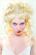 prom queen / *****