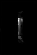 She left not slamming the door ... / ***