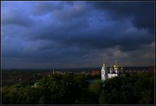 CLOUDS OVER THE CITY arose ... 3 / ***