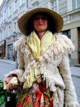 Passerby / ***