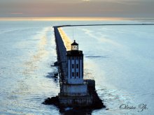 Lighthouse / ***