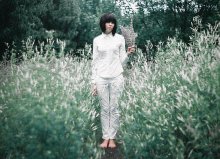 To stretch her flowers / ***