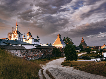 Monastery / ***