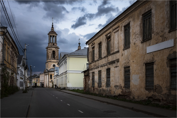 Town / ***