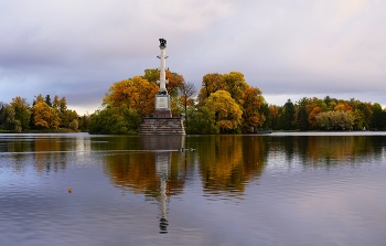 Warm October / ***