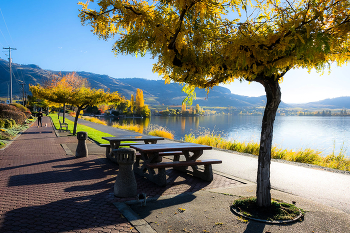 Traurig ist es Zeit ..... / ***