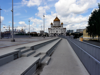 Christ-Erlöser-Kathedrale / ***
