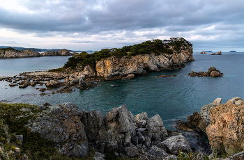 Das felsige Ufer / ***