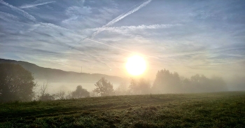 &nbsp; / vernebelter Sonnenaufgang