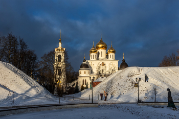 Cathedral of the Assumption. / ***