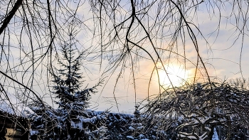 Sonnenaufgang über dem Fluss / ***