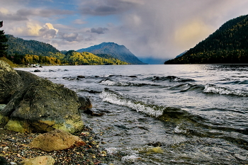 Before the storm. / ***