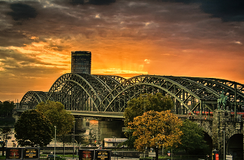 Hohenzollernbrücke / ***