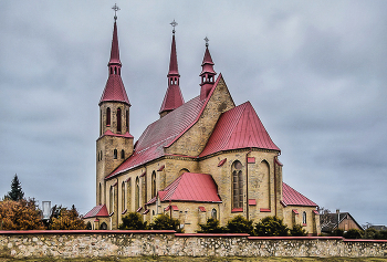 Holy Trinity Church / ***