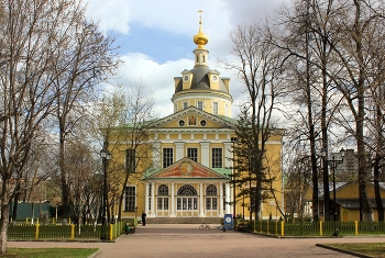 Pokrovsky Cathedral / ***
