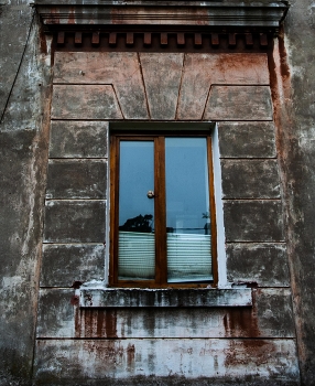 Window to Paris / ***