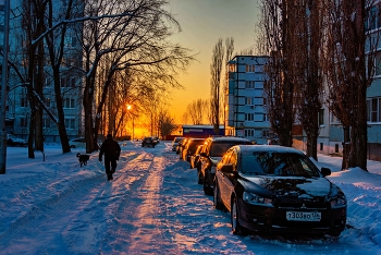 Sonnenuntergang in der Stadt. / ***