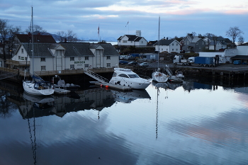 Fog dissipates / ***