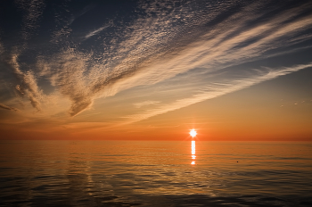 über dem Horizont / ***