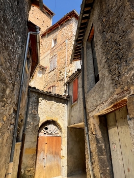 Mountain village / A village in the French Alps