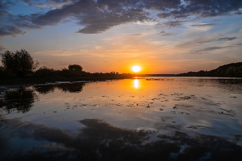 October. Daybreak. / ***